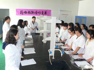 江西制藥工會(huì)舉行藥品檢驗(yàn)操作技能競賽
